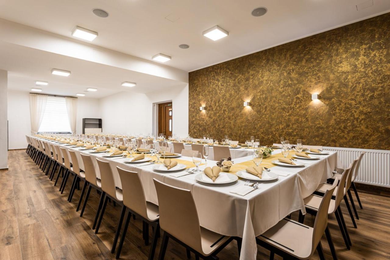 Hotel Jordanek Opočno Eksteriør billede