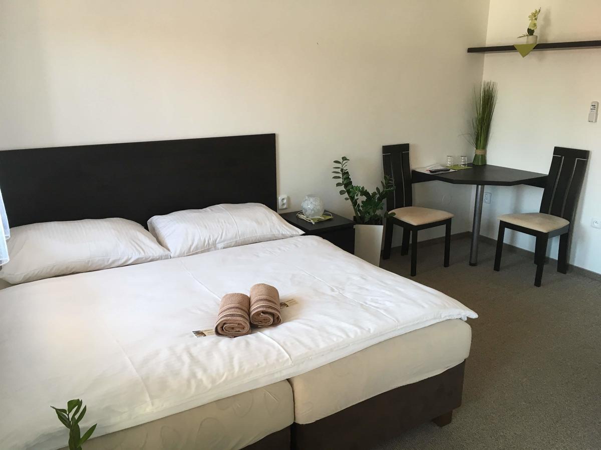 Hotel Jordanek Opočno Eksteriør billede